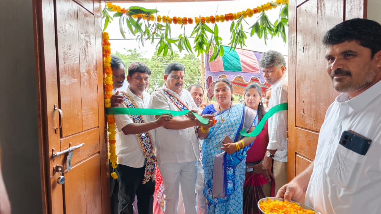 మహిళల ఆర్థిక సాధికారతే కాంగ్రెస్ ప్రభుత్వ లక్ష్యం – గౌరీకుంట తండా, గుడితండాలో మహిళా సమాఖ్య భవనాలను ప్రారంభించిన ఎమ్మెల్యే నేనావత్ బాలు నాయక్ గారు