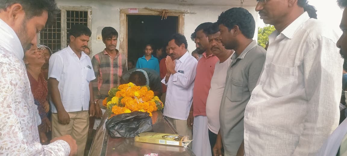 నేనావత్ సతీష్ మృతి బాధాకరం – దేవరకొండ మాజీ ఎమ్మెల్యే రమావత్ రవీంద్ర కుమార్