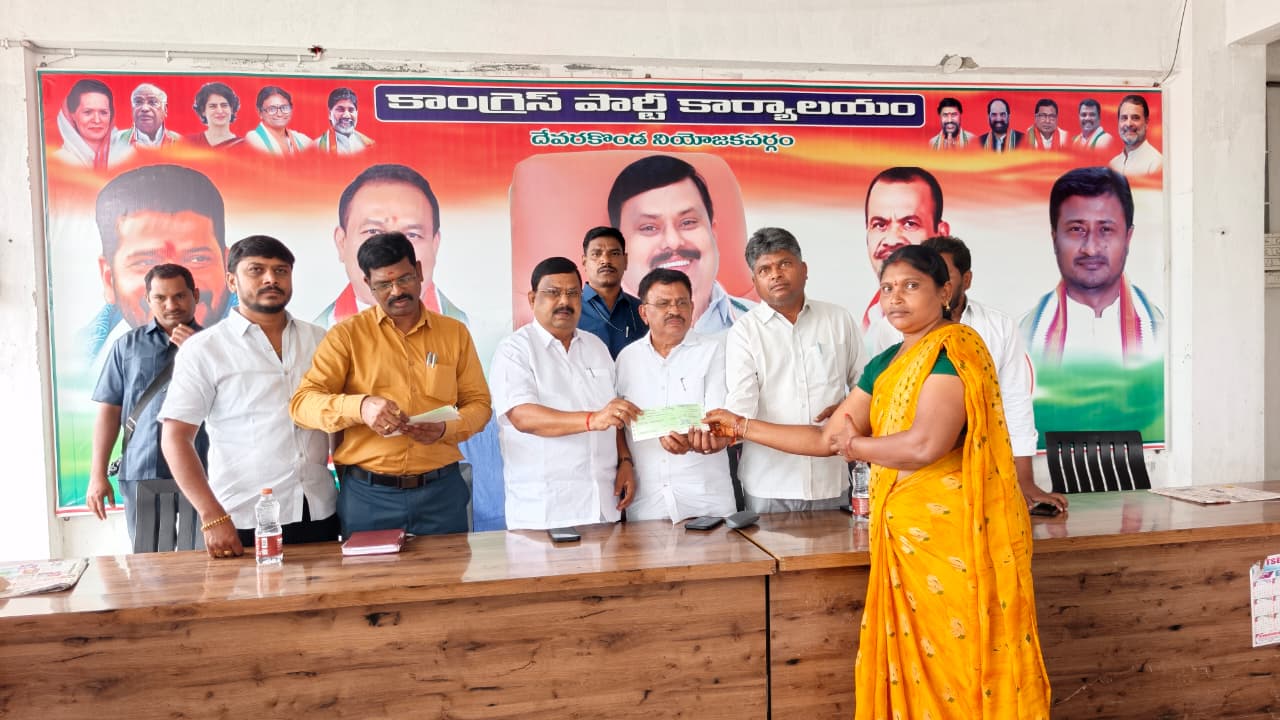 కొండమల్లేపల్లిలో 27 మంది లబ్ధిదారులకు రూ.27.03 లక్షల కల్యాణ లక్ష్మి చెక్కులు పంపిణీ చేసిన ఎమ్మెల్యే నేనావత్ బాలు నాయక్
