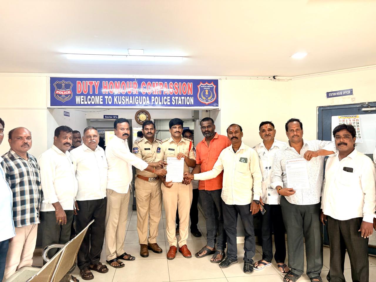 కుషాయిగూడ బస్ స్టాప్ సమస్యల పరిష్కారానికి అధికారులకు వినతి