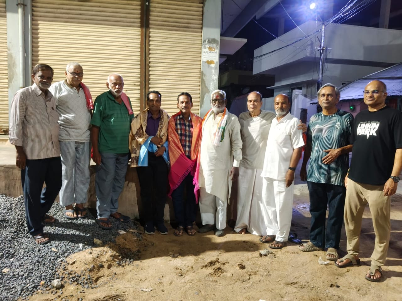 పదవీ విరమణ పొందిన ఉపాధ్యాయులకు ఘన సన్మానం