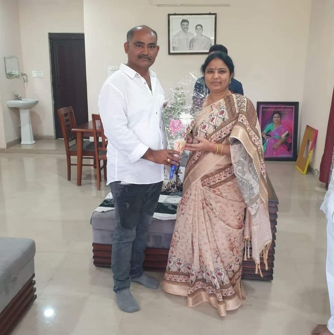 ఇల్లందు వ్యవసాయ మార్కెట్ కమిటీ మాజీ డైరెక్టర్ బానోత్ కిషన్ నాయక్‌కు జన్మదిన శుభాకాంక్షలు
