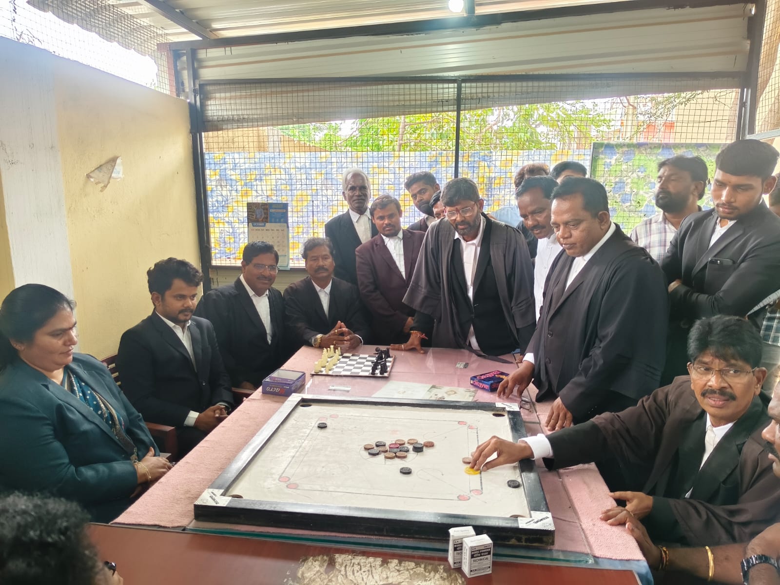 స్వాతంత్ర్య దినోత్సవం పురస్కరించుకొని దేవరకొండ బార్ అసోసియేషన్ ఆధ్వర్యంలో క్రీడా పోటీలు ప్రారంభం